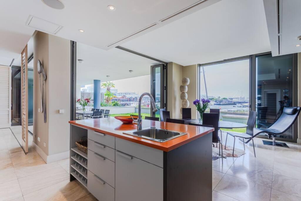 Apartment Outstanding V&a Marina Waterfront *