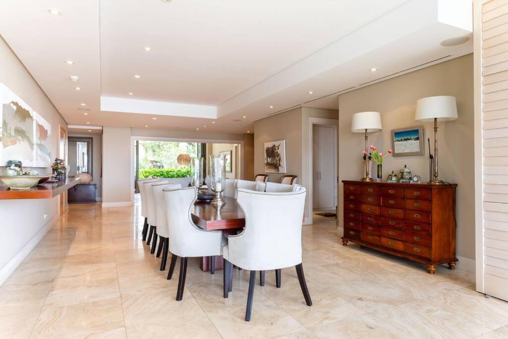Outstanding V&a Marina Waterfront Apartment
